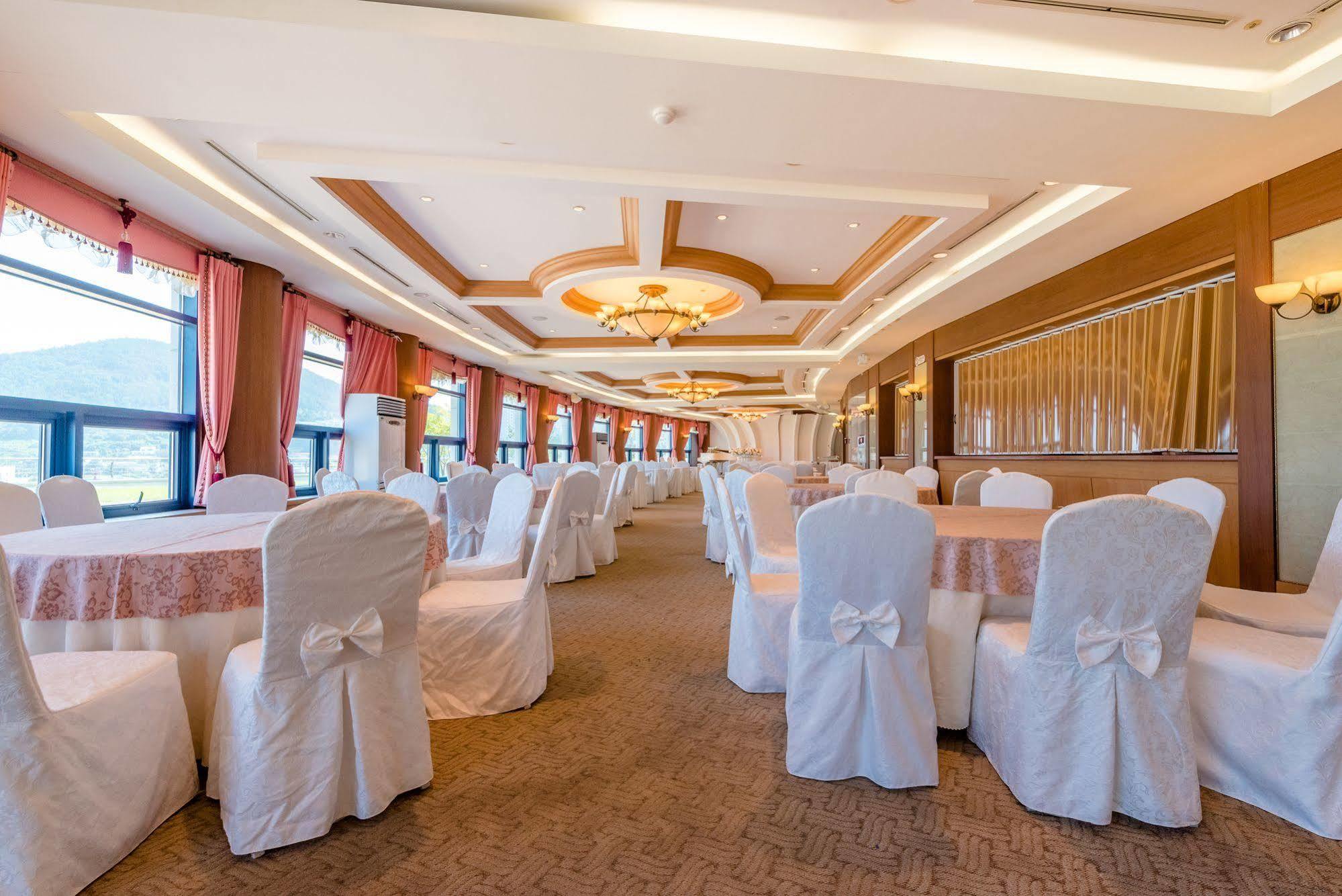 Hotel Homefourest Geoje Eksteriør bilde